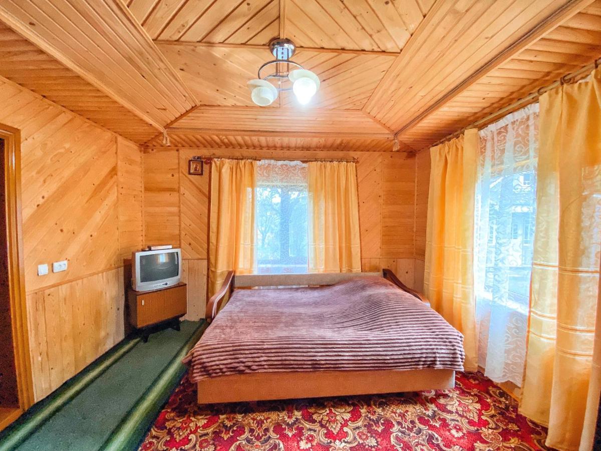 Вершина Карпат Hotell Krasnik Exteriör bild