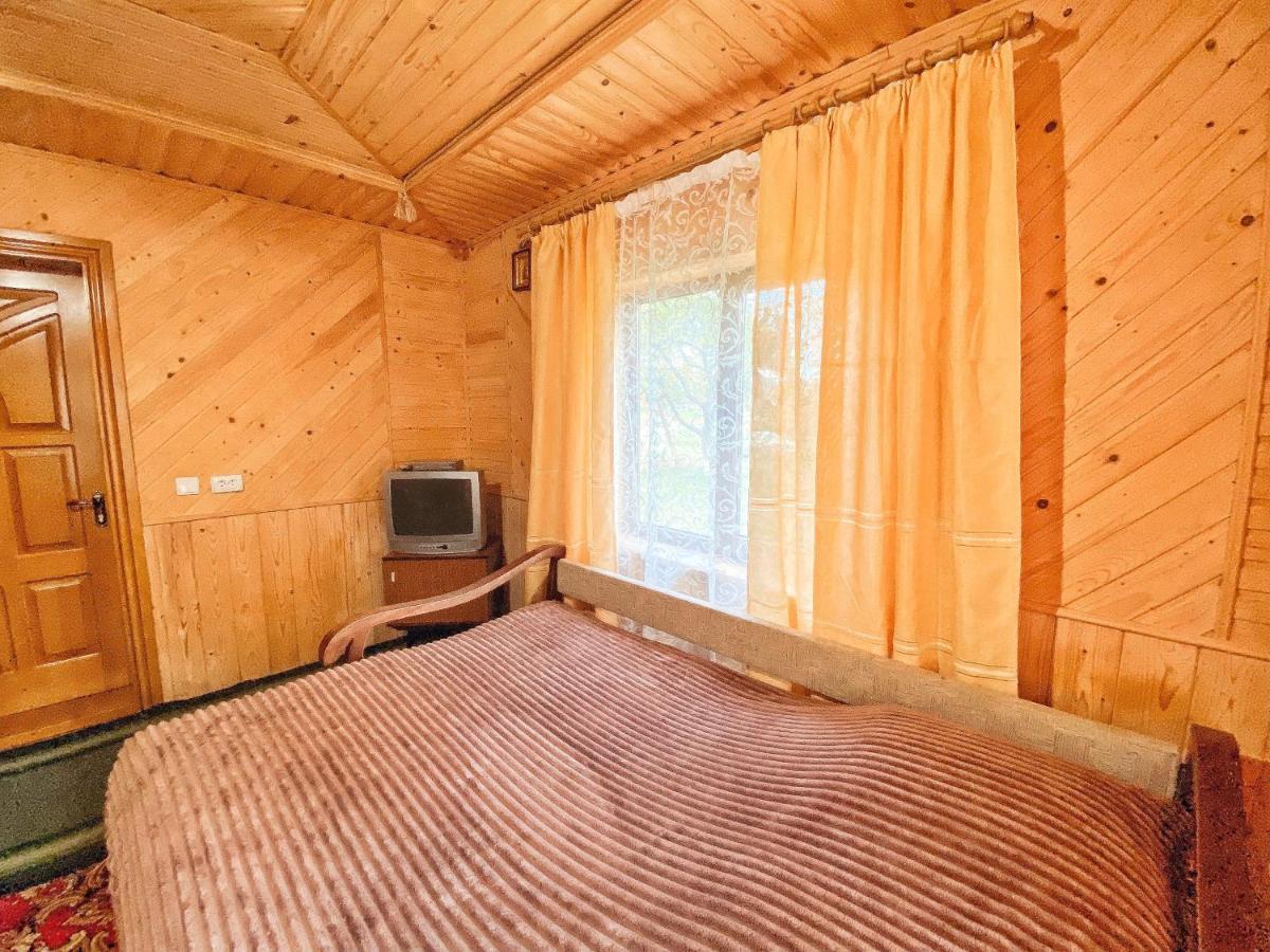 Вершина Карпат Hotell Krasnik Exteriör bild